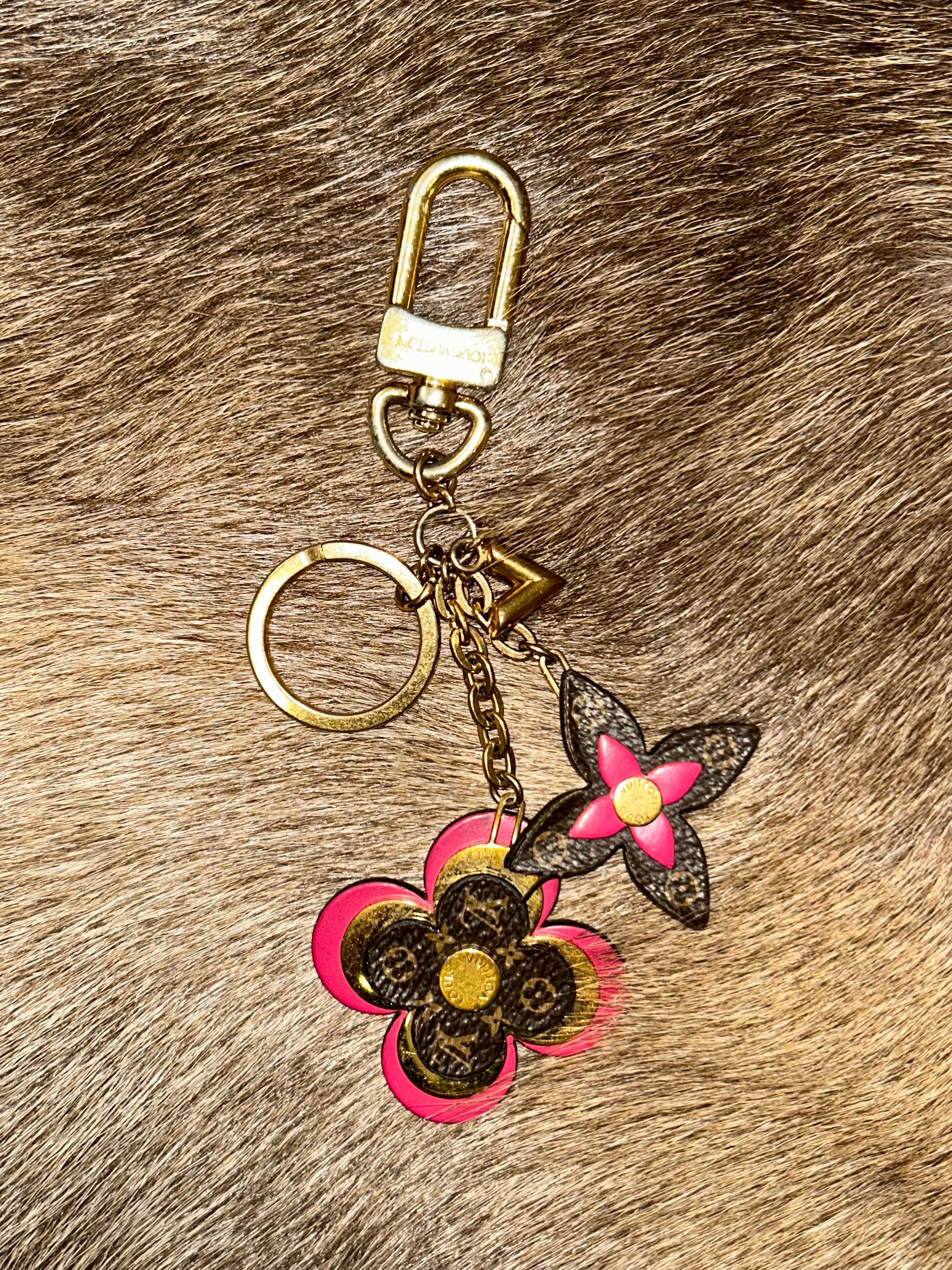 Louis Vuitton Monogram Blooming Flower Charm - Brown/Pink/Gold